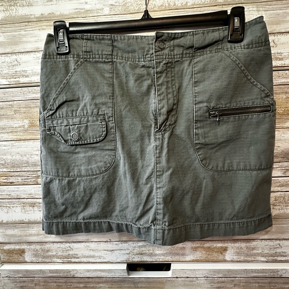 🪖 Gloria Vanderbilt Olive Utility Skort Size 10